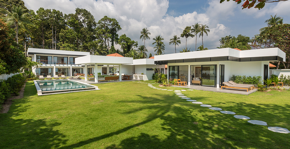Villa Thansamaay - Modern luxury beachfront villa